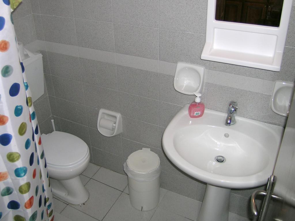 Kamares Apartments Εε Poros Town Cameră foto
